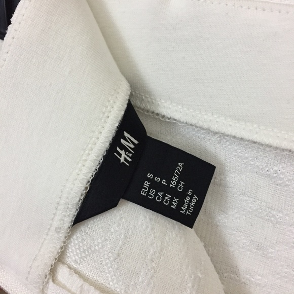 SALE
 H&M Small Off White Texture Snake SkirtG14 - Picture 6 of 7